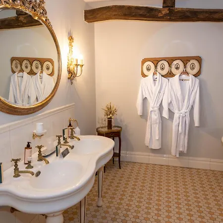 Chateau De La Mar D'hotes Bed & Breakfast